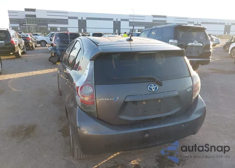 2013 Toyota Prius C Three from USA, damaged, VIN JTDKDTB3XD1044982